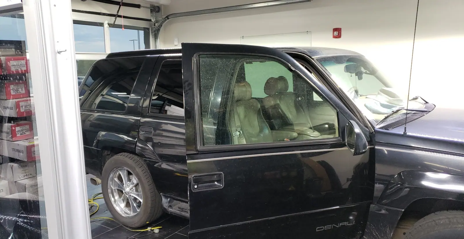 Limousine rear glass tinted